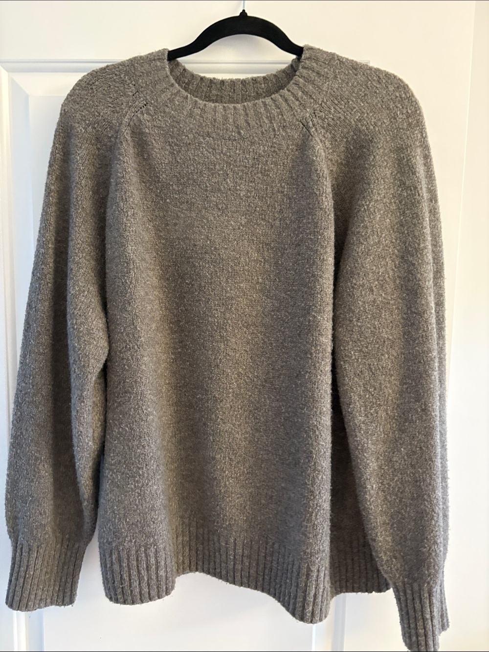 Old Navy Women's Crewneck Sweater in Heather Gray